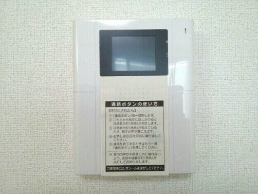 物件内観写真8　(モニター付きオートロックで防犯面も安心です！)