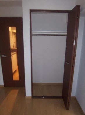 物件内観写真8　(クローゼット完備。)