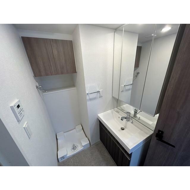 物件内観写真5　(嬉しい独立洗面台付き。)