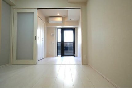 物件内観写真3　(明るい洋室！)