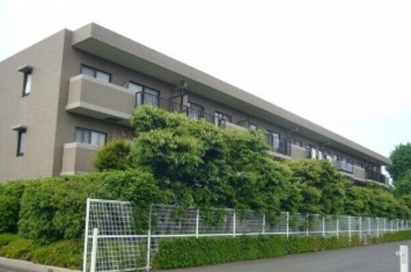 外観(鉄筋コンクリート造のがっちりとした建物。)