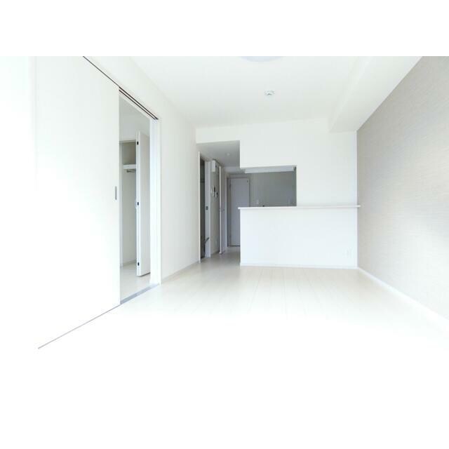 物件内観写真3　(10.0帖のきれいなLDK。)