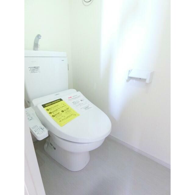 物件内観写真6　(温水洗浄便座。)