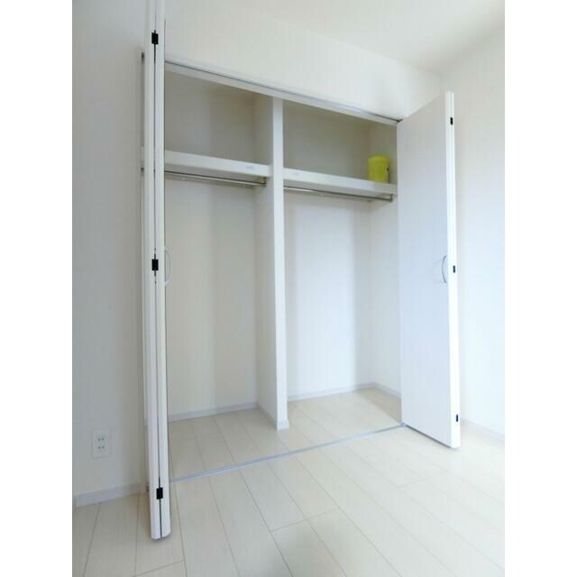 物件内観写真8　(クローゼット完備。)