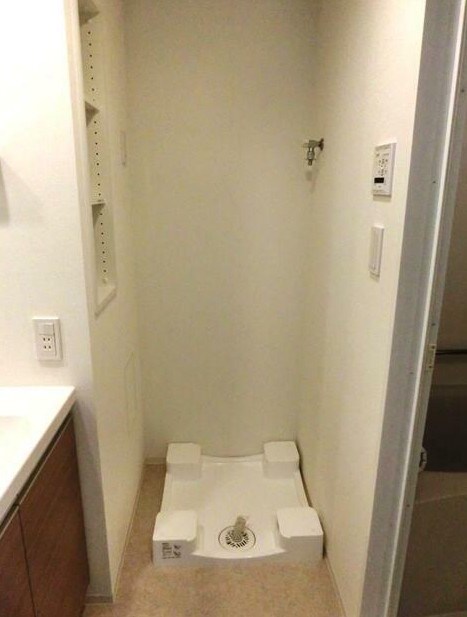 物件内観写真12　(室内洗濯機置き場。)