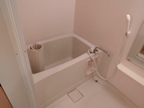 物件内観写真4　(浴室乾燥機付きバス。)