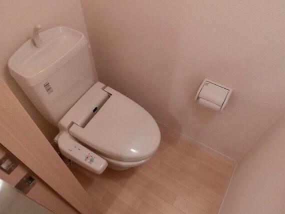 物件内観写真5　(温水洗浄便座。)