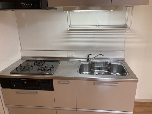 物件内観写真4　(システムキッチン。)