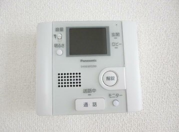 物件内観写真7　(モニター付きインターホンで防犯面も安心です！)