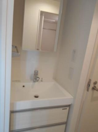 物件内観写真5　(嬉しい独立洗面台付き。)