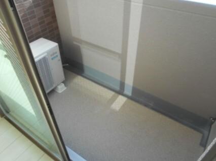 物件内観写真9　(西向きのバルコニー。)