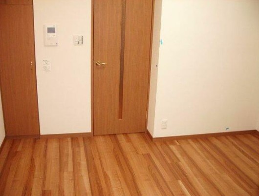 物件内観写真3　(6.0帖のきれいな洋室。)