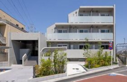 物件外観写真1　(落ち着いた雰囲気。)