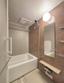 物件内観写真4　(浴室乾燥機付きバス。)