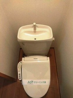 物件内観写真5　(温水洗浄便座。)