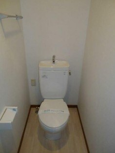 物件内観写真5　(温水洗浄便座設置予定。)