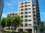 鉄筋コンクリート造のがっちりとした建物。