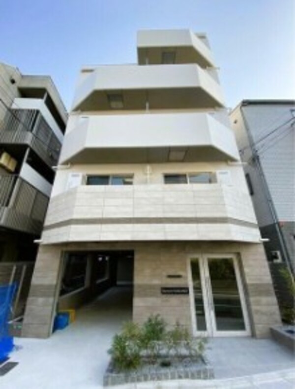 外観(鉄筋コンクリート造のがっちりとした建物。)