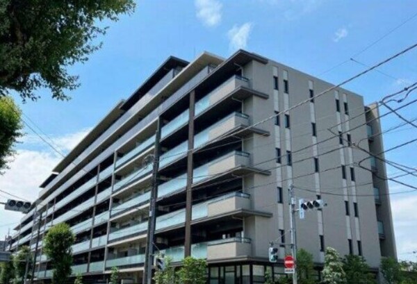 外観(鉄筋コンクリート造のがっちりとした建物。)