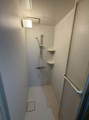 物件内観写真10　(シャワールーム)