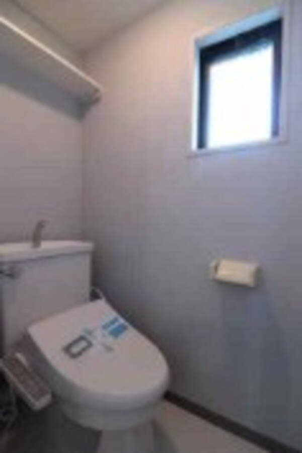 トイレ(温水洗浄便座。)