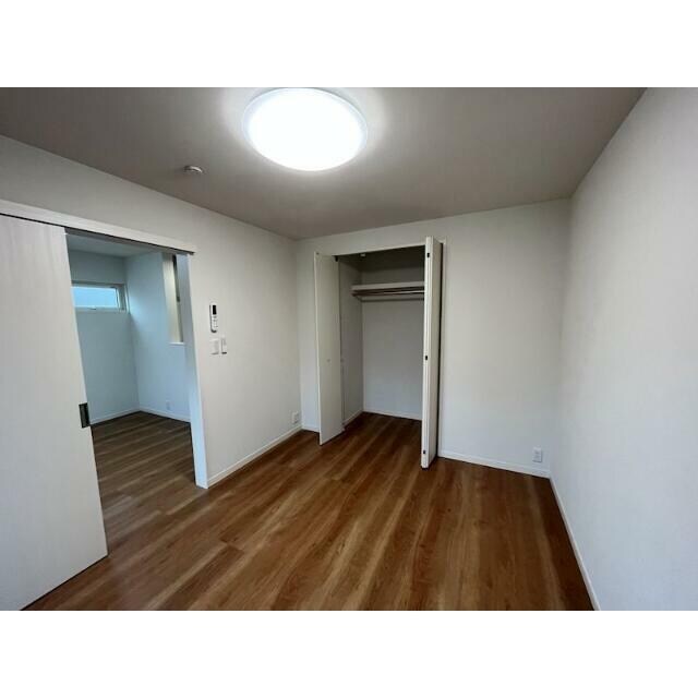 物件内観写真7　(クローゼット完備。)