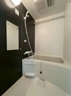 物件内観写真5　(浴室乾燥機付きバス。)