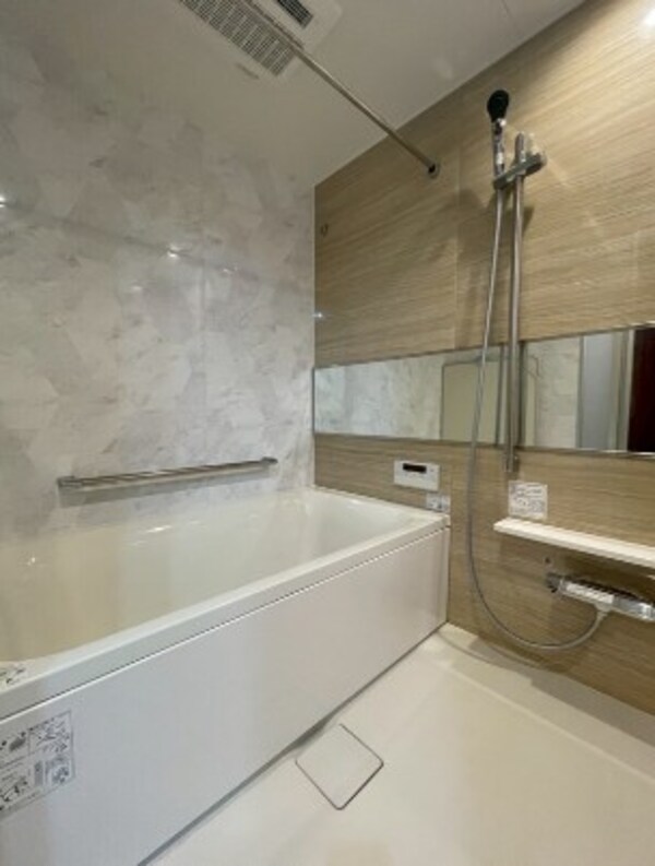 浴室(追い焚き機能、浴室乾燥機付きバス。)