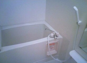 物件内観写真4　(浴室乾燥機付きバス。)