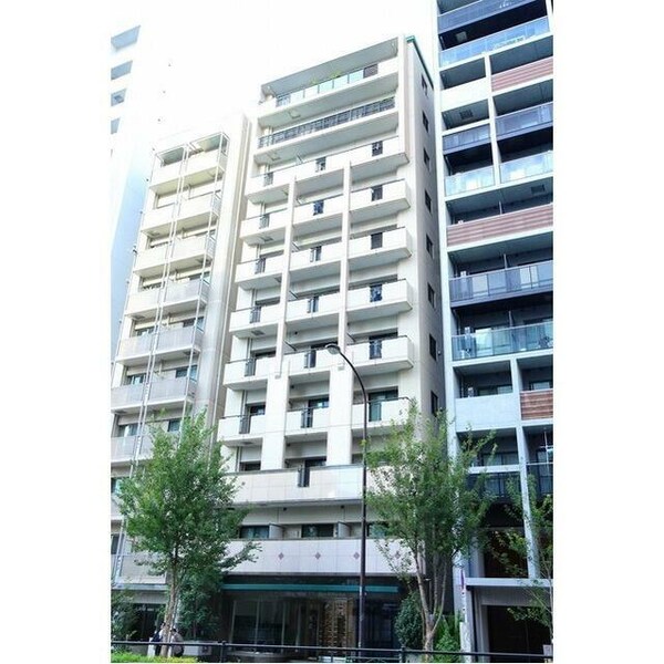 外観(鉄骨鉄筋コンクリート造のがっちりとした建物。)