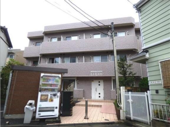 物件外観写真1　(鉄筋コンクリート造のマンションです。)