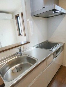 物件内観写真3　(システムキッチン。)