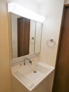 物件内観写真6　(嬉しい独立洗面台付き。)