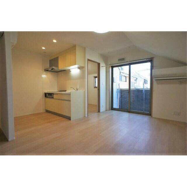 物件内観写真3　(明るい洋室！)