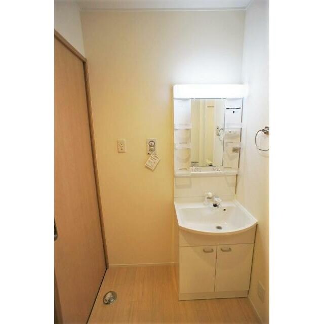 物件内観写真7　(嬉しい独立洗面台付き。)