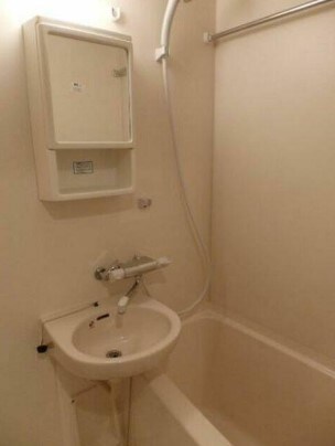 物件内観写真5　(浴室乾燥機付きバス。)