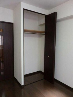 物件内観写真8　(クローゼット完備。)