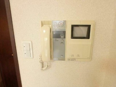 物件内観写真10　(モニター付きインターホンで防犯面も安心です！)