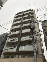 鉄筋コンクリート造のマンション。