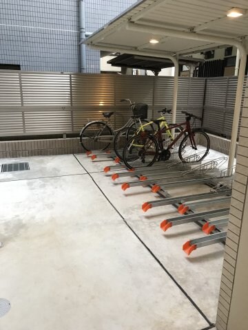 物件内観写真14　(駐輪場。)