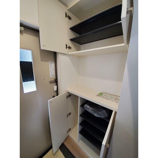 物件内観写真10　(シューズボックス完備！)