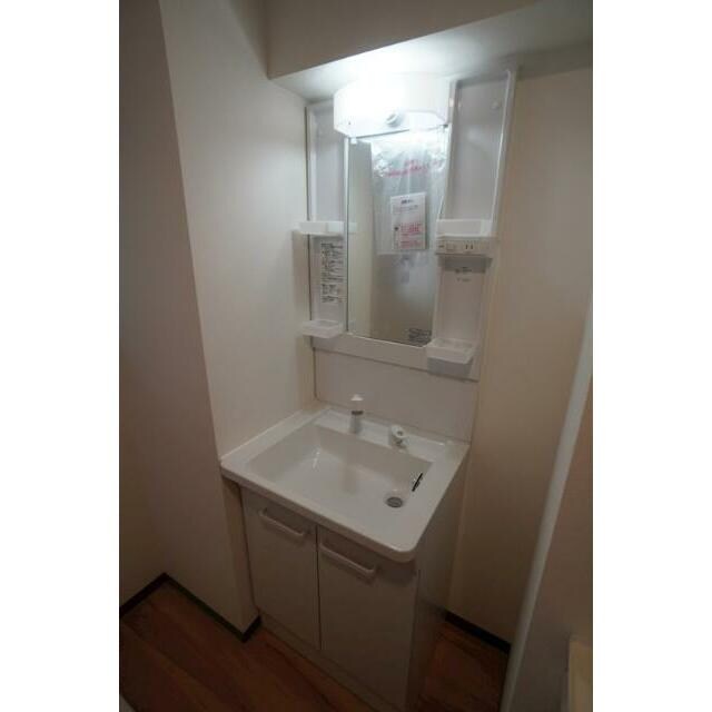 物件内観写真7　(嬉しい独立洗面台付き。)