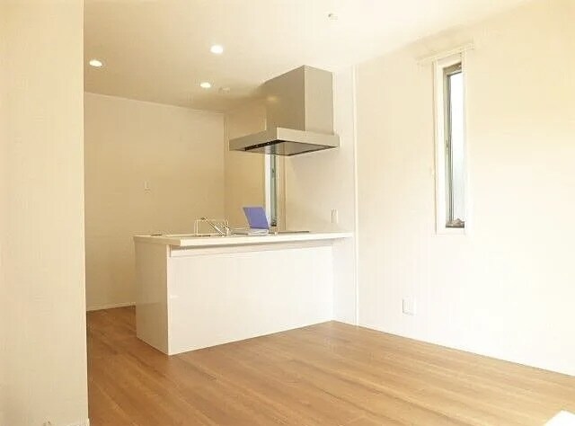 物件内観写真2　(10.4帖のきれいなLDK。)