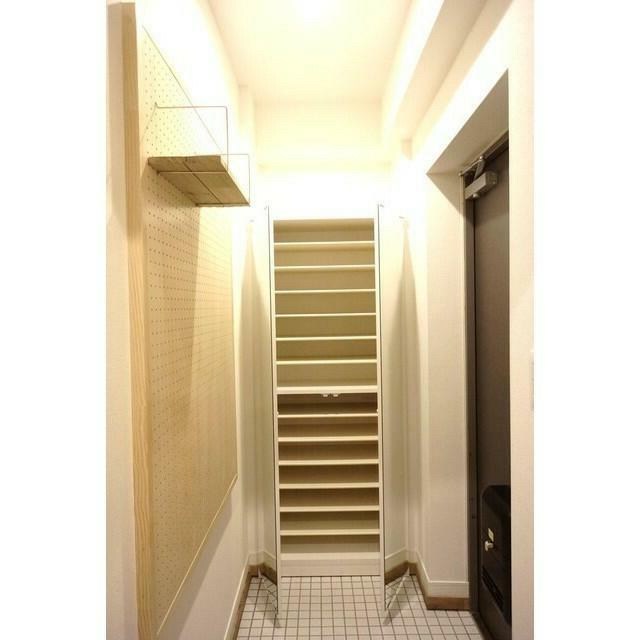 物件内観写真10　(シューズボックス完備！)