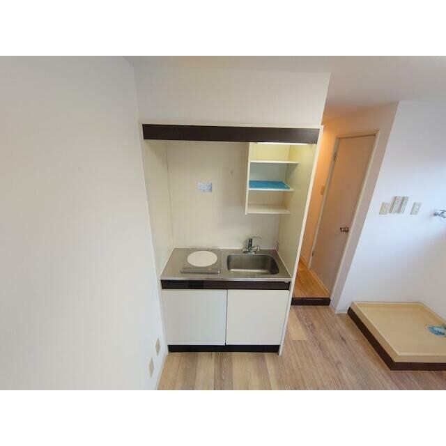 物件内観写真3　(IHクッキングヒーター。)