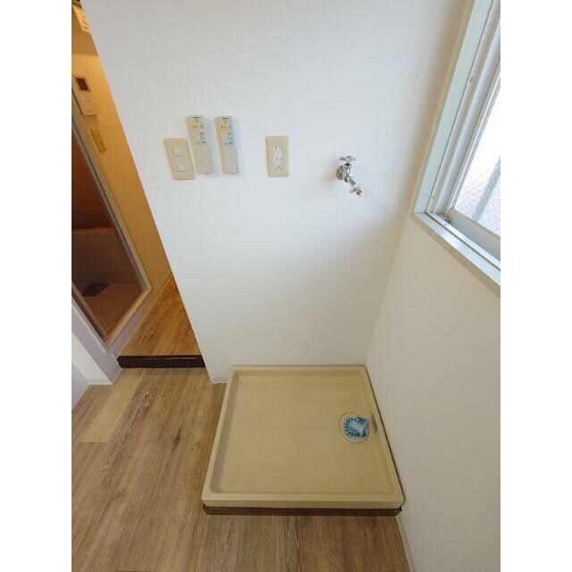 物件内観写真6　(室内洗濯機置場。)