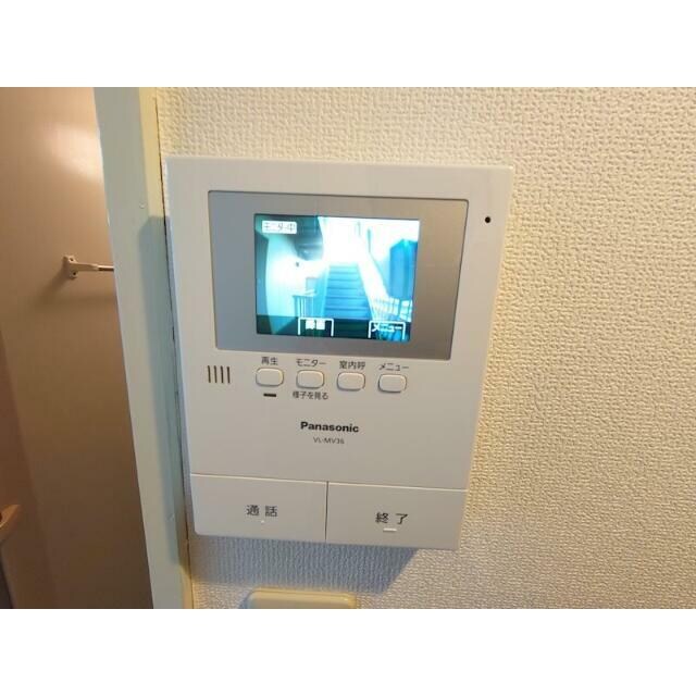 物件内観写真7　(モニター付きインターホンで防犯面も安心です！)