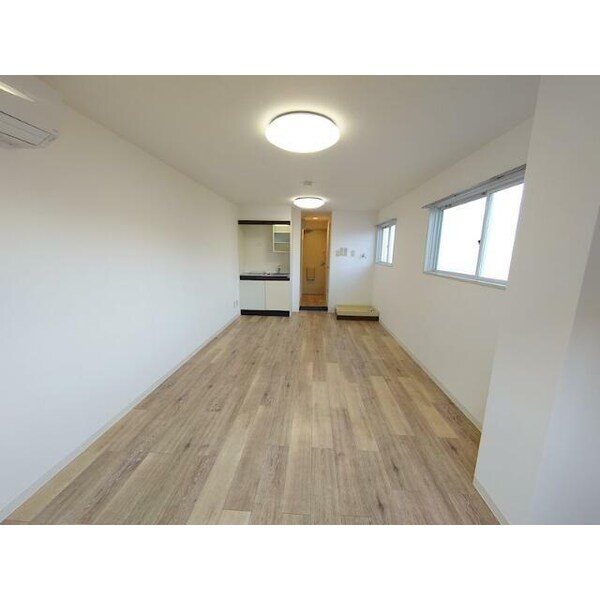 寝室(きれいなフローリング。)