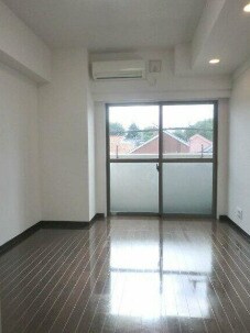 物件内観写真3　(明るい洋室！)