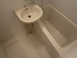 物件内観写真5　(浴室乾燥機付きバス。)